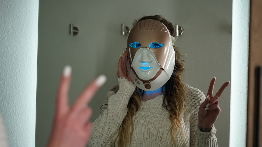 Cleopatra-light-therapy-wireless-led-mask